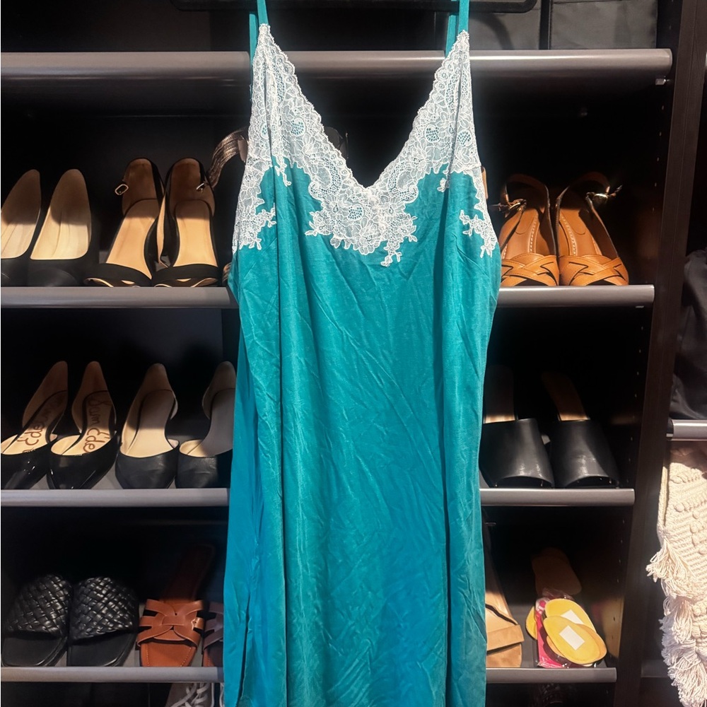 NWT Natori Luxe Shangri-La Teal Slip Dress with Lace Trim